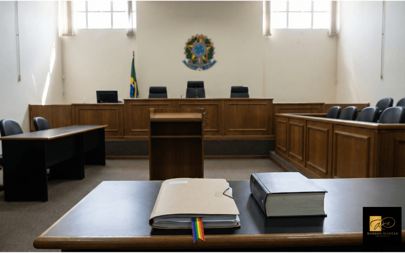 Quais são as penas para crimes de homofobia?